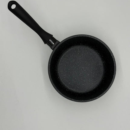 Top view of Chef and Cook non stick 18cm saucepan